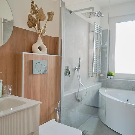 Апартаменты Basilica San Paolo - Cinema E Vasca Idromassaggio Рим